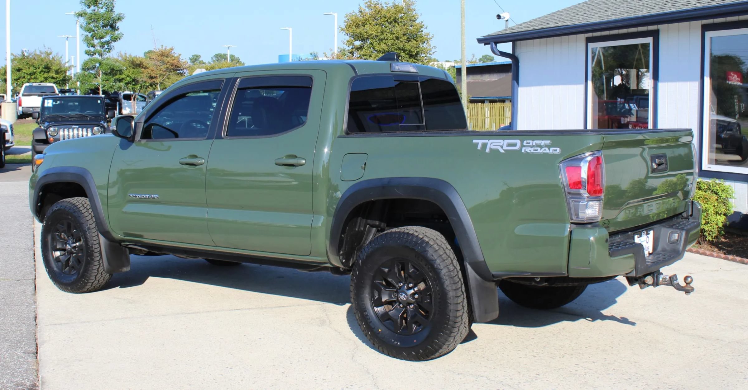 Used 2021 Toyota Tacoma TRD Off-Road w/ TRD Premium Off Road Package RWD image 3