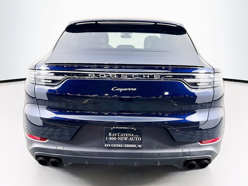 Certified 2023 Porsche Cayenne Platinum Edition image 10