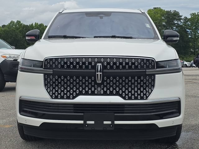 Used 2025 Lincoln Navigator L Reserve AWD/4WD image 8