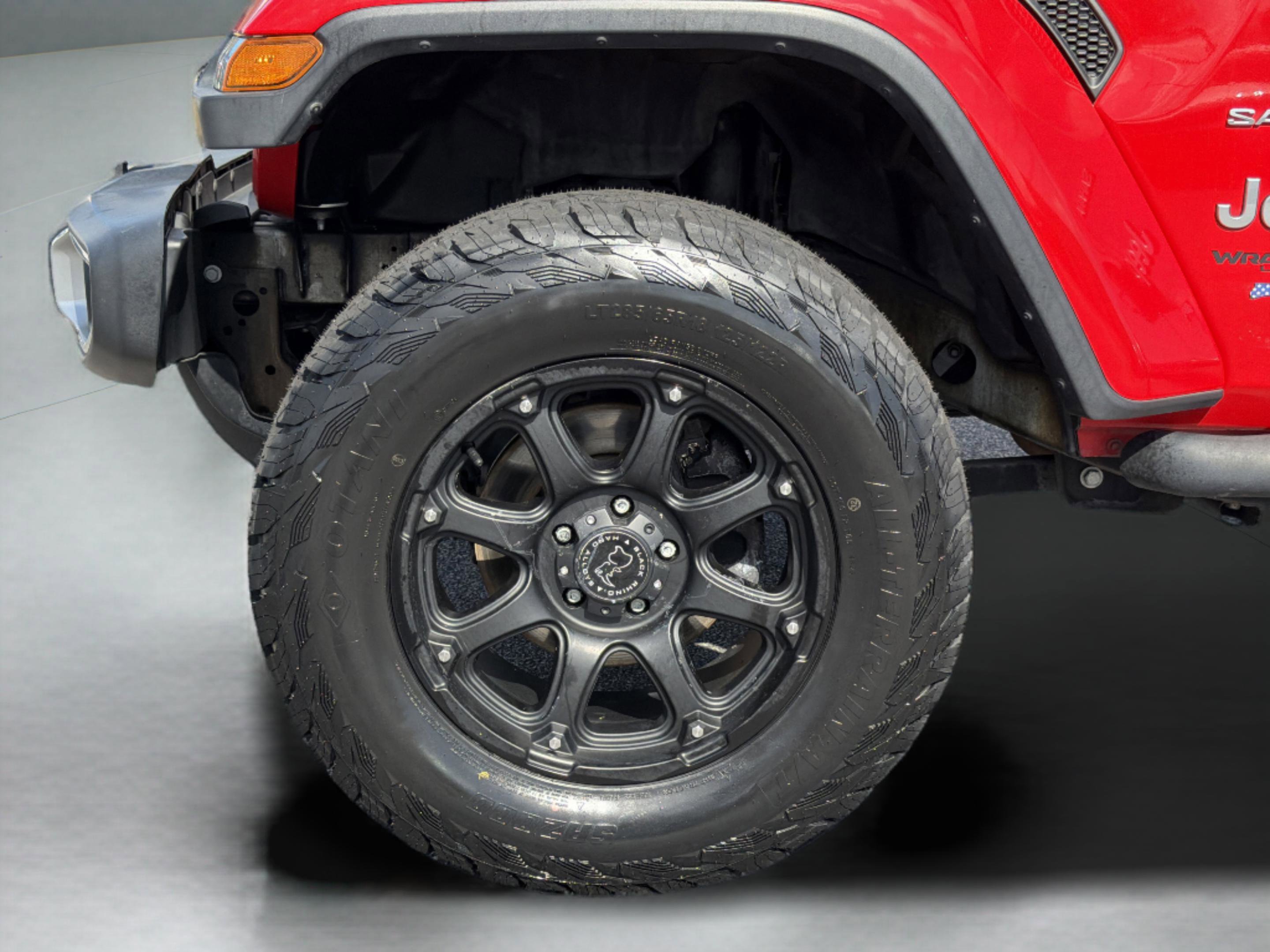 Used 2018 Jeep Wrangler Unlimited Sahara w/ Cold Weather Group image 13