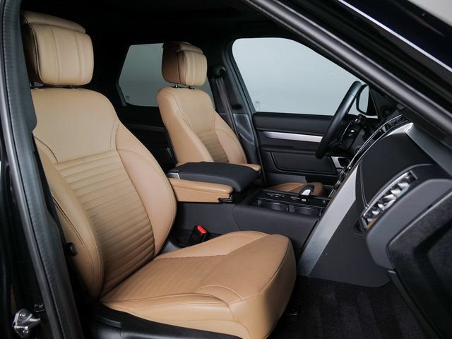 Certified 2025 Land Rover Discovery Dynamic SE AWD/4WD image 3