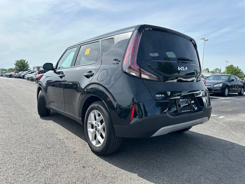 Used 2023 Kia Soul S FWD image 6