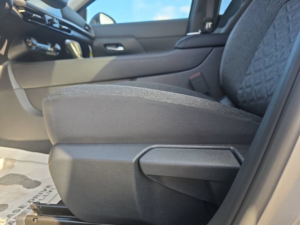 New 2026 Nissan Kicks SV AWD/4WD image 31