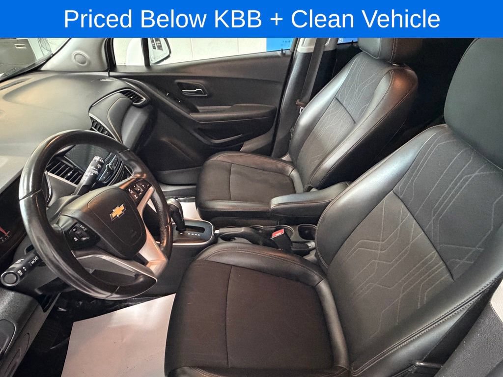 Used 2019 Chevrolet Trax LT w/ LT Convenience Package FWD image 11