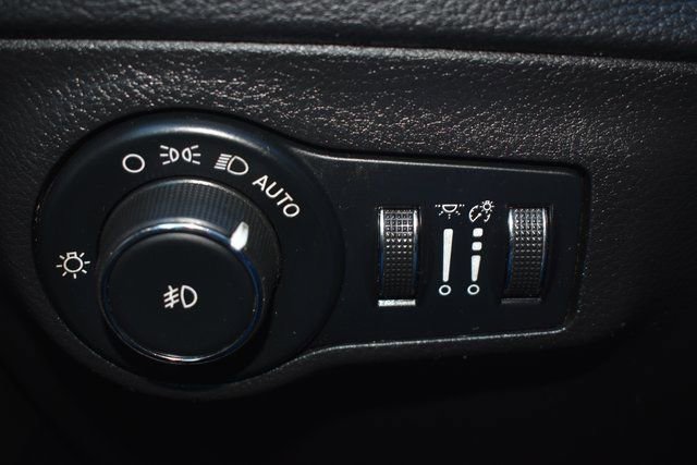 Used 2020 Jeep Compass Latitude image 16