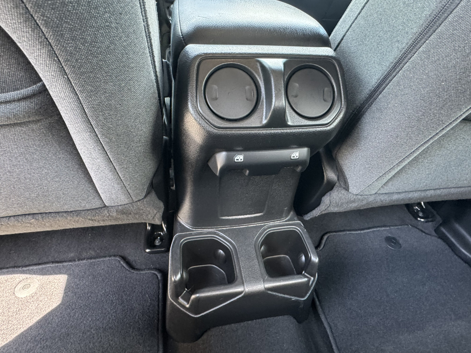 Used 2025 Jeep Gladiator Sport AWD/4WD image 24