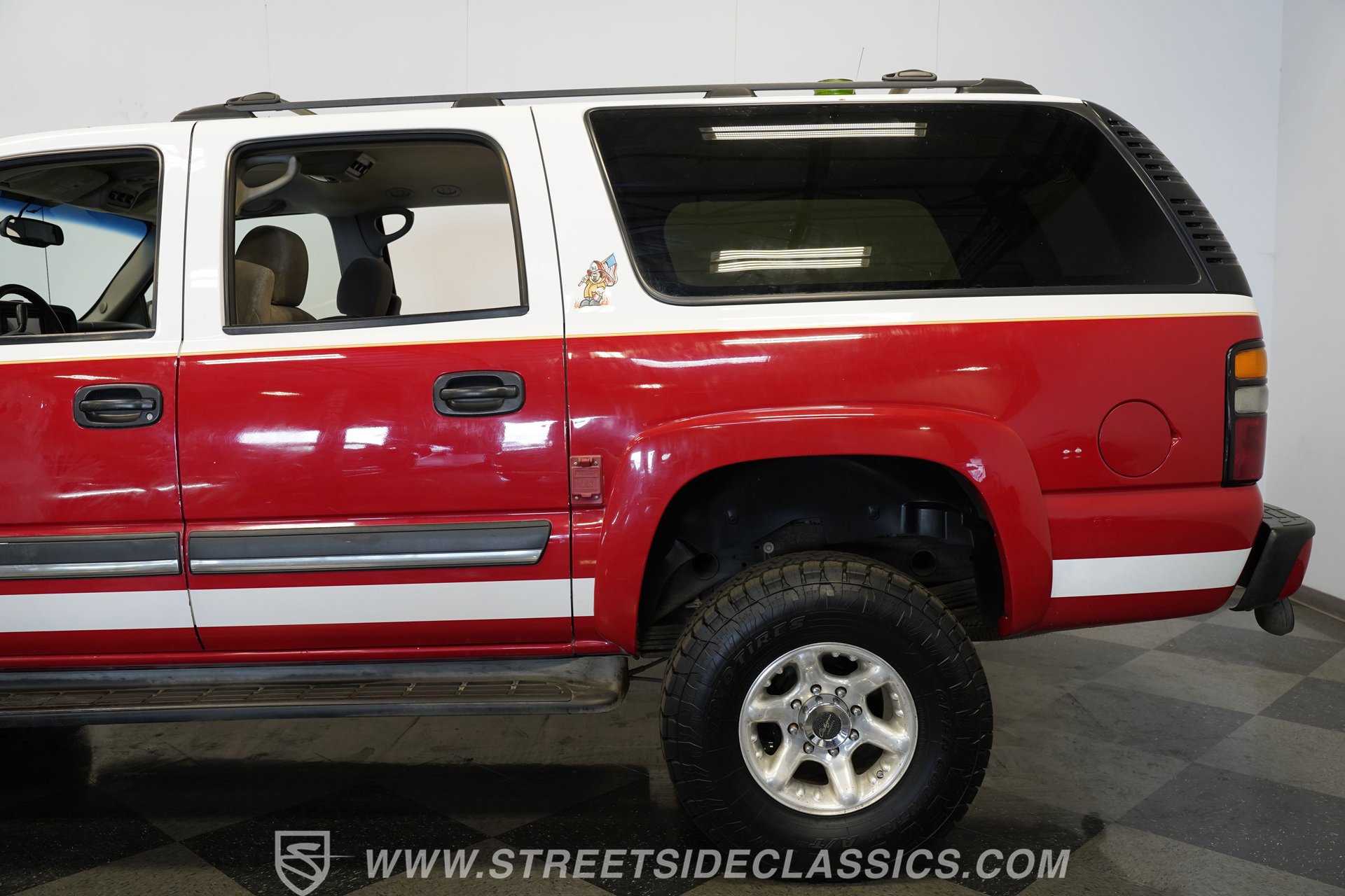 Used 2004 Chevrolet Suburban 2500 AWD/4WD image 25