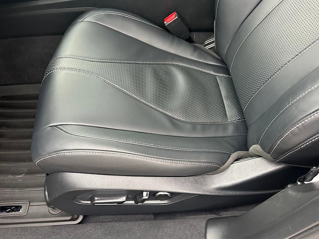 Certified 2025 Acura TLX w/ Technology Package image 21