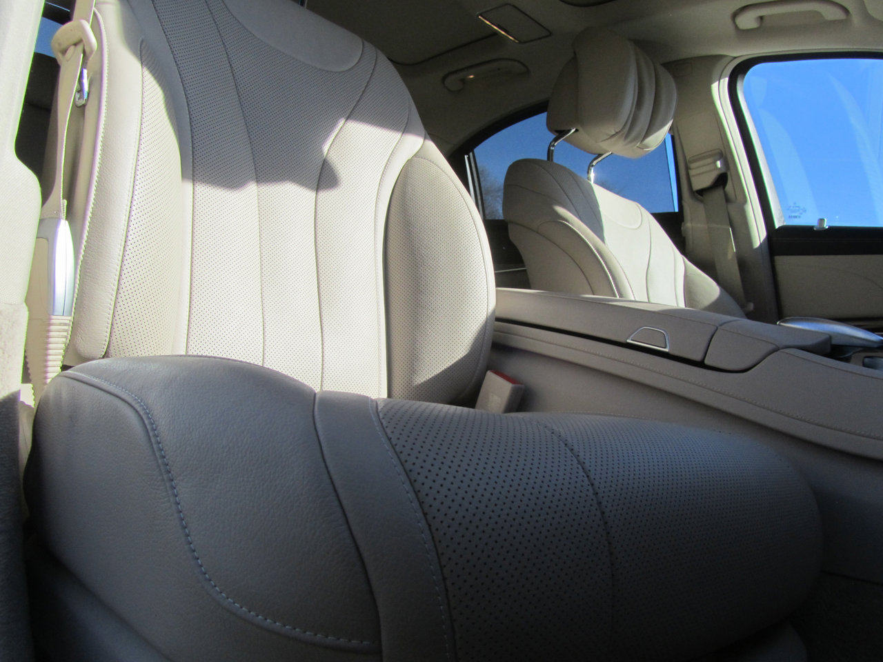 Used 2015 Mercedes-Benz S 550 Sedan image 23