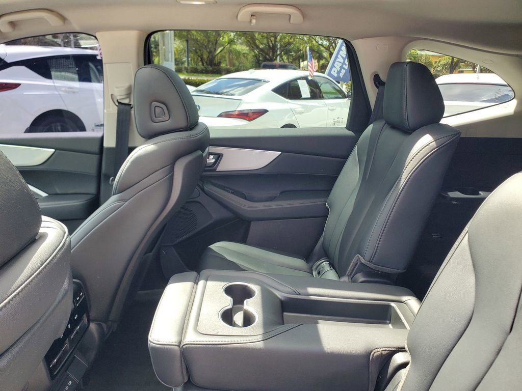 Used 2025 Acura MDX FWD image 11