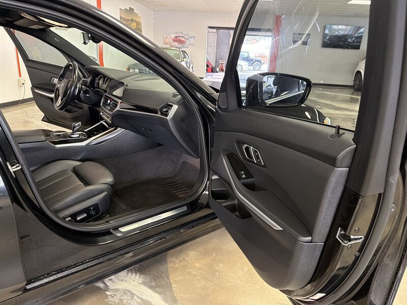 Used 2019 BMW 330i Sedan w/ Convenience Package RWD image 36