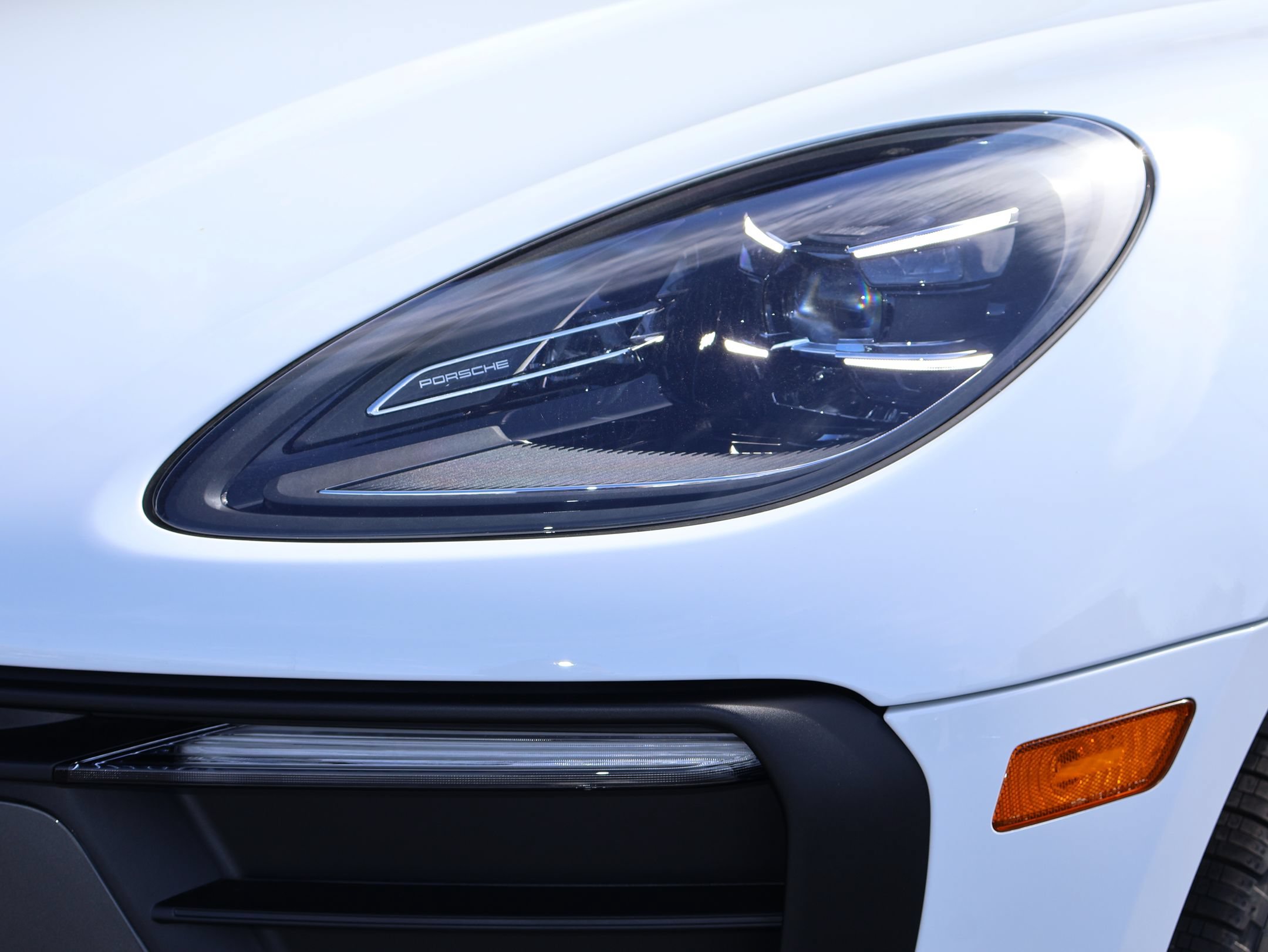 New 2026 Porsche Macan Turbo AWD/4WD image 12