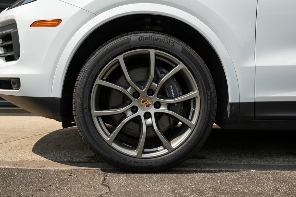 Certified 2022 Porsche Cayenne Coupe AWD/4WD image 11
