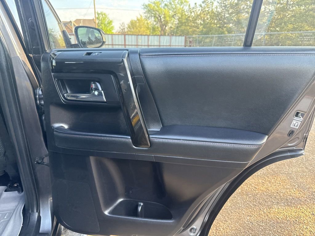 Used 2020 Toyota 4Runner TRD Off-Road image 32
