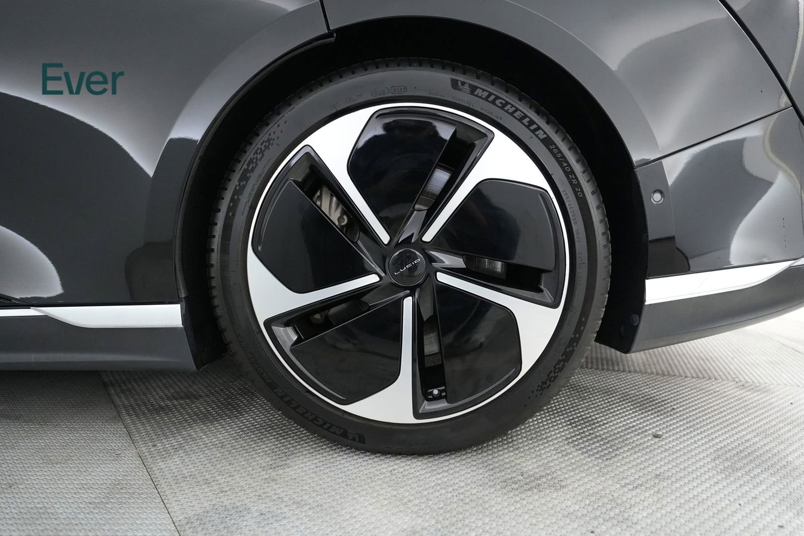 Used 2023 Lucid Air Touring AWD/4WD image 9