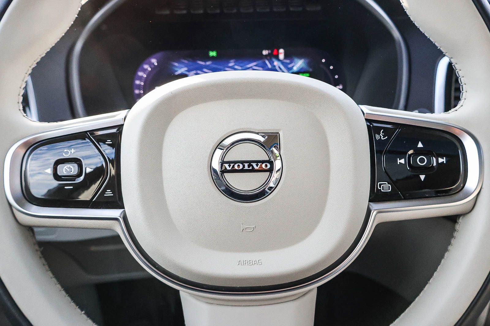 Used 2024 Volvo XC90 T8 Ultimate w/ Protection Package Premier image 34