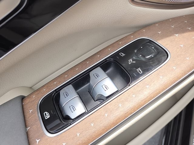 Used 2023 Mercedes-Benz EQS 580 4MATIC SUV image 8