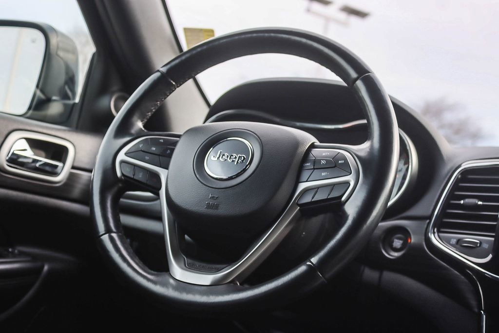 Used 2022 Jeep Grand Cherokee Laredo X image 23