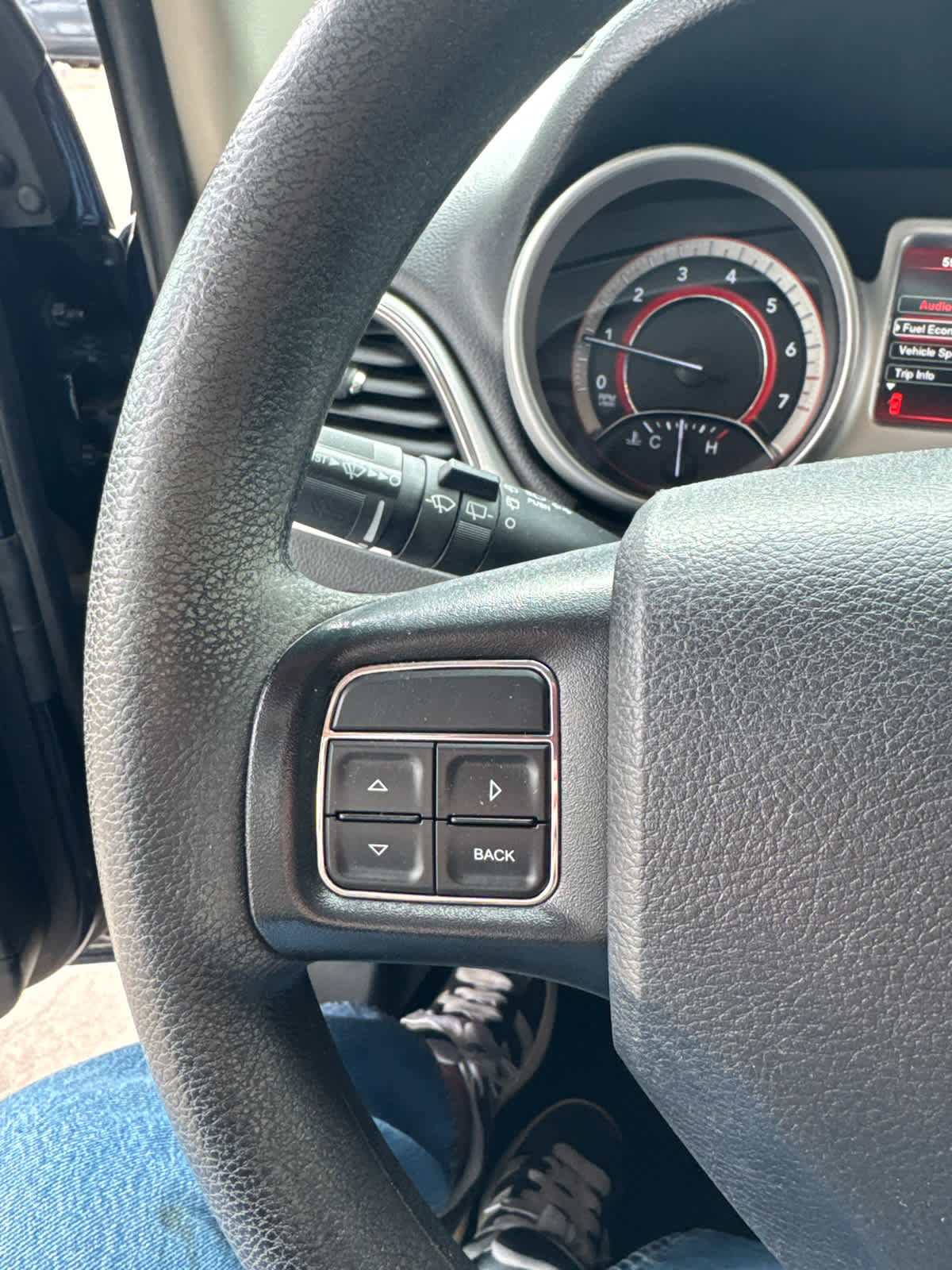 Used 2019 Dodge Journey SE image 18