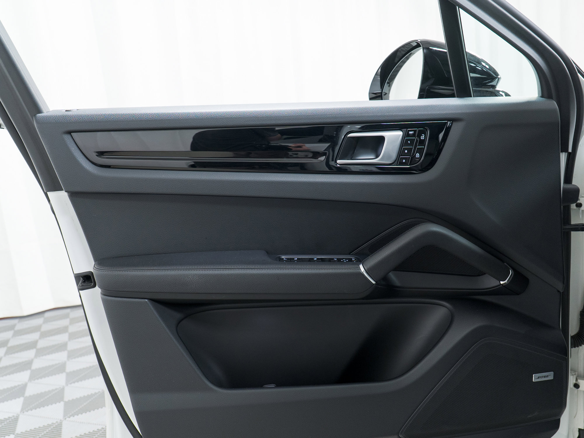 Certified 2020 Porsche Cayenne S image 14