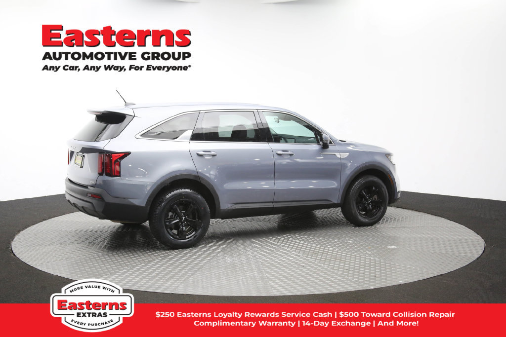 Used 2023 Kia Sorento LX AWD/4WD image 42