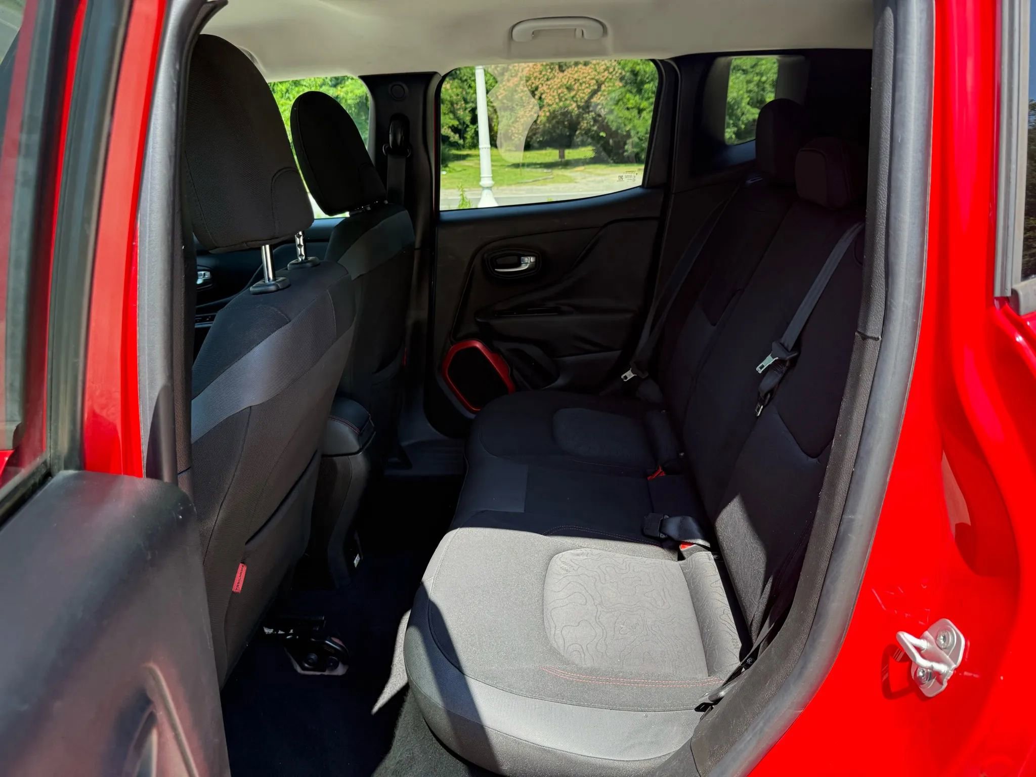 Used 2016 Jeep Renegade Trailhawk image 21