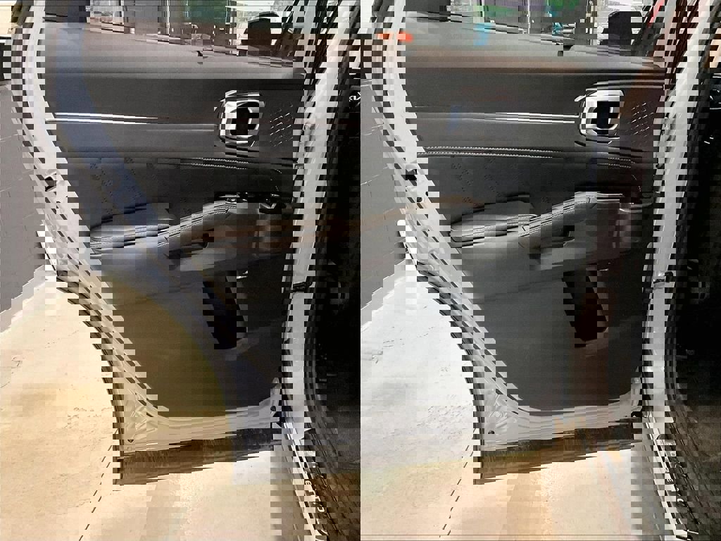 Used 2023 Kia Sorento SX AWD/4WD image 22