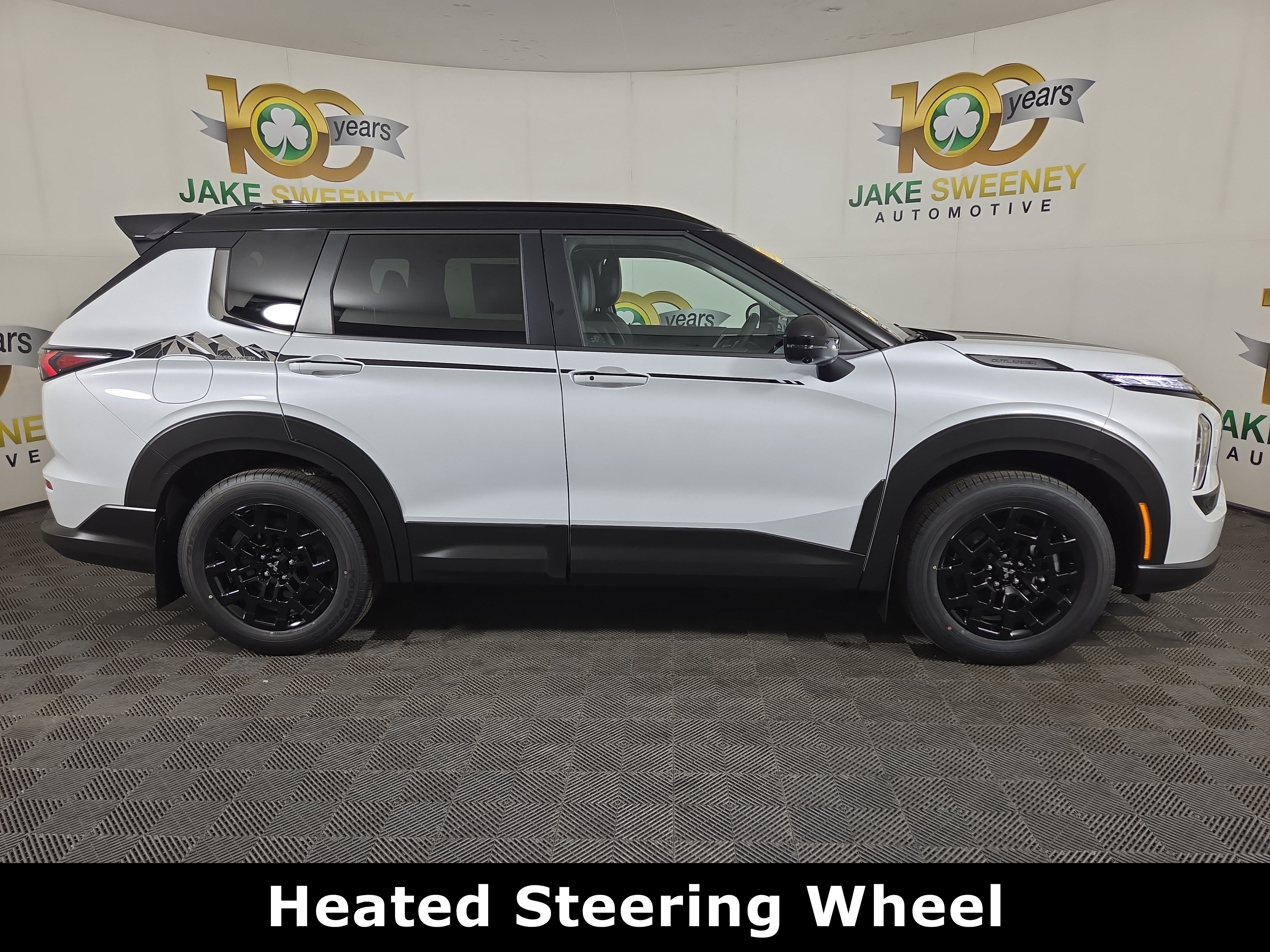 New 2026 Mitsubishi Outlander AWD image 8