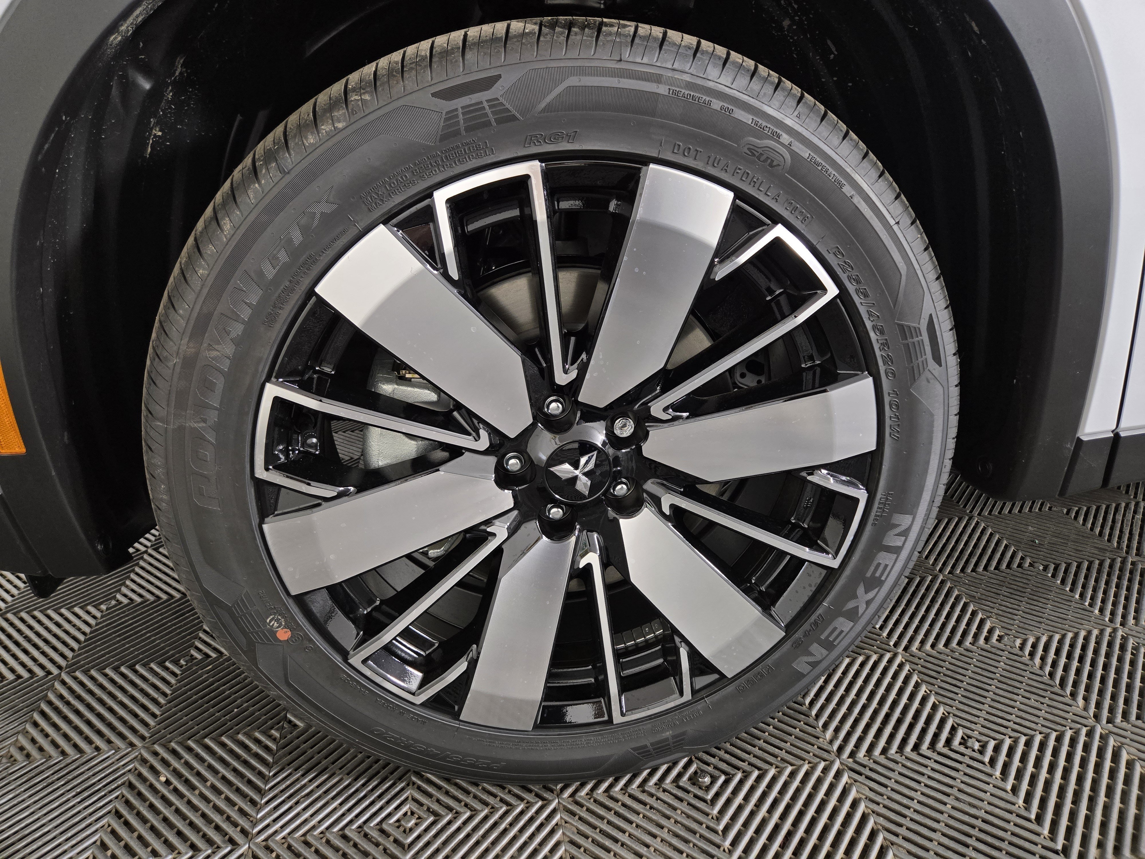 New 2026 Mitsubishi Outlander SE AWD/4WD image 32