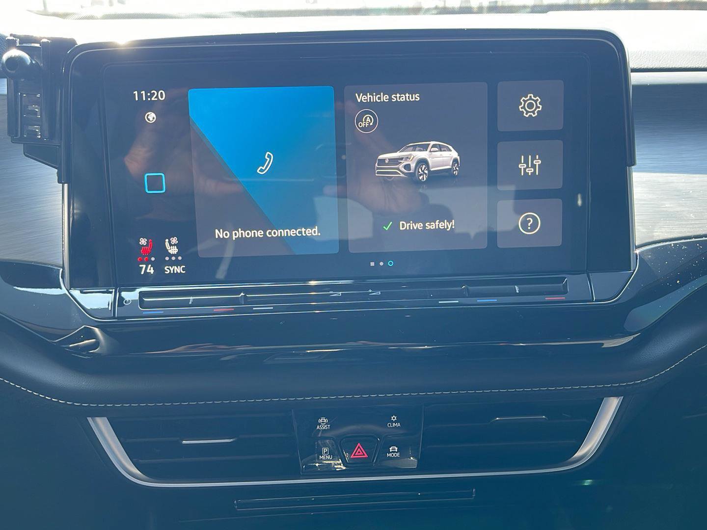 Used 2024 Volkswagen Atlas Cross Sport SE image 30