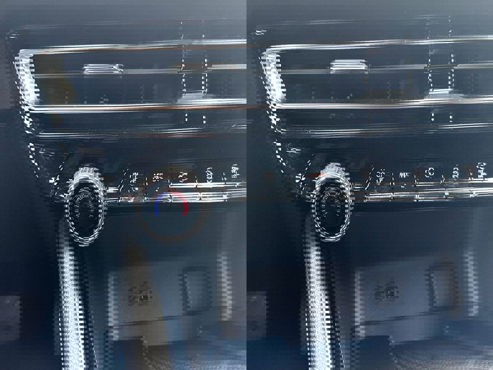 New 2026 Chevrolet Traverse LT AWD/4WD image 32