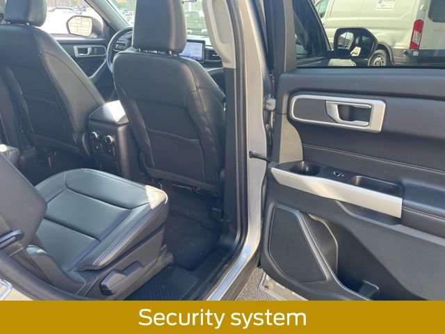 Certified 2022 Ford Explorer XLT w/ Equipment Group 202A image 24