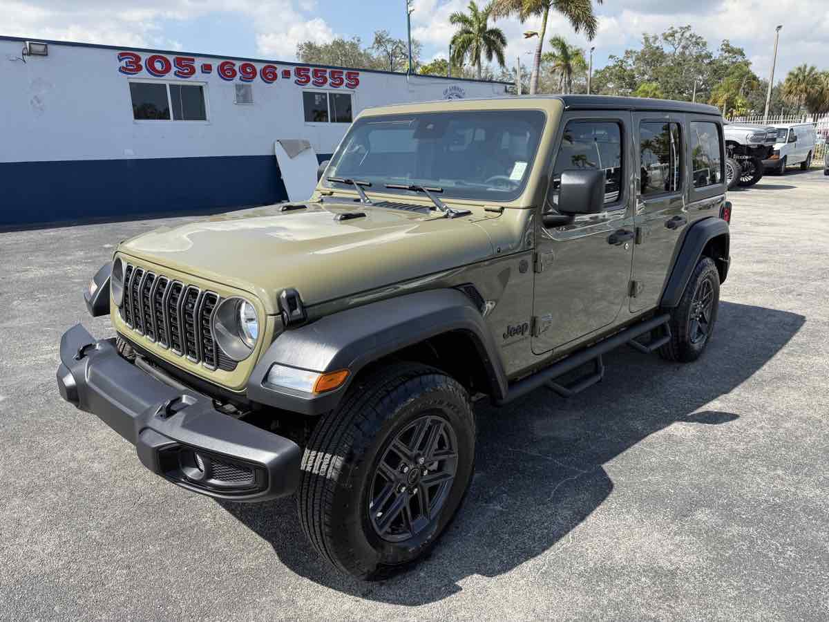Used 2025 Jeep Wrangler Unlimited Sport image 4