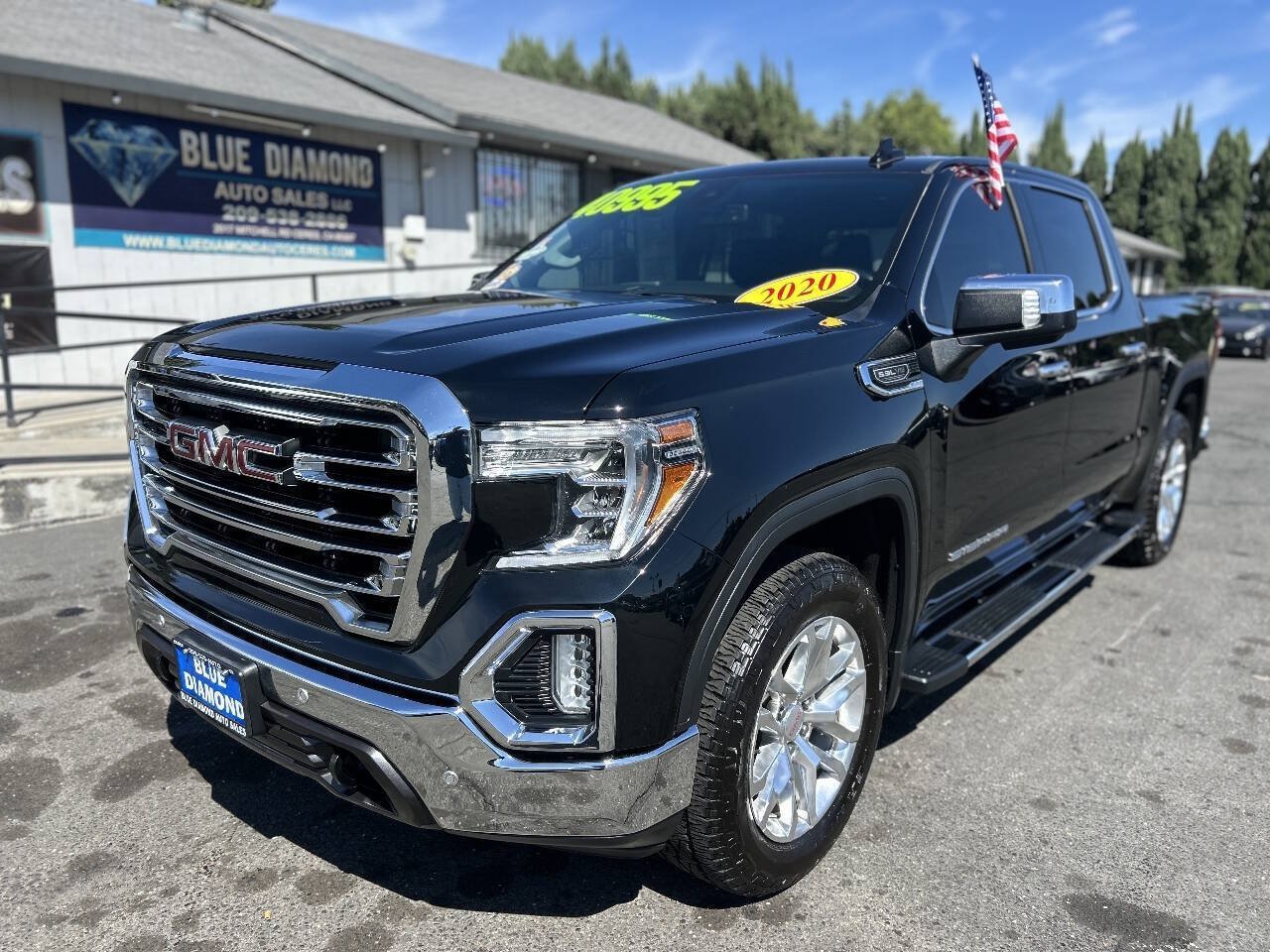 Used 2020 GMC Sierra 1500 SLT w/ SLT Premium Plus Package AWD/4WD image 3