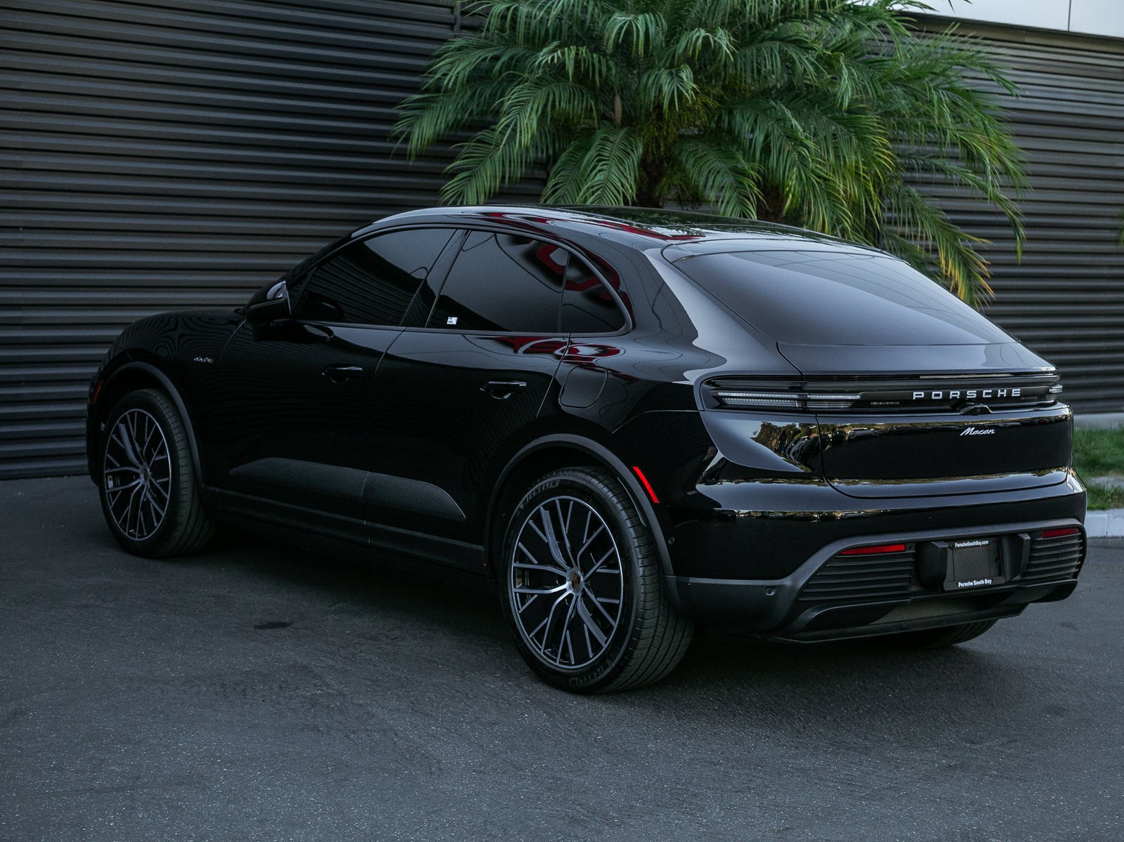 Certified 2025 Porsche Macan Electric RWD image 3