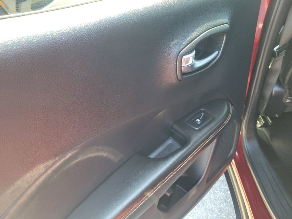 Used 2021 Jeep Compass Latitude FWD image 8
