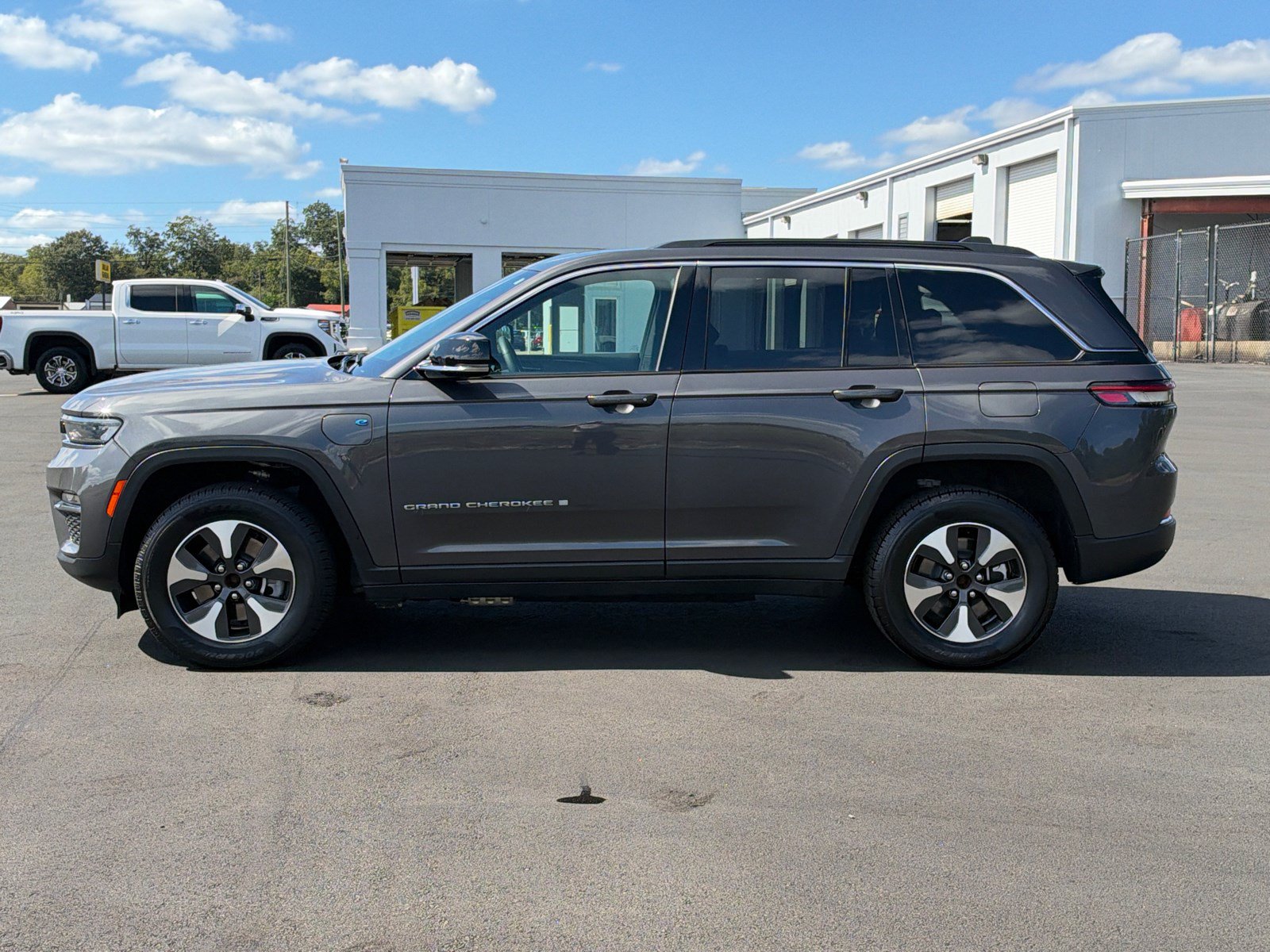 Used 2024 Jeep Grand Cherokee Limited 4xe AWD/4WD image 8