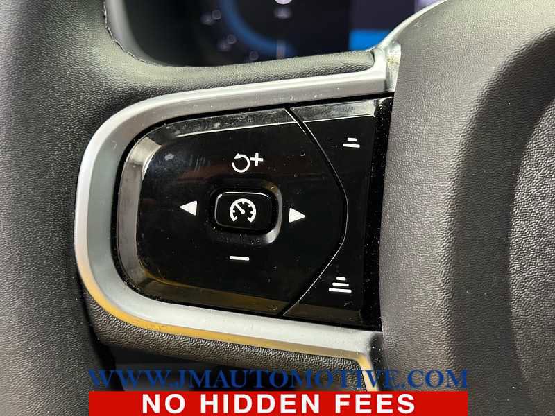 Used 2023 Volvo XC90 B5 Core w/ Protection Package Premier image 37