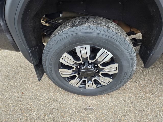 Used 2024 GMC Sierra 3500 Denali w/ Technology Package image 9