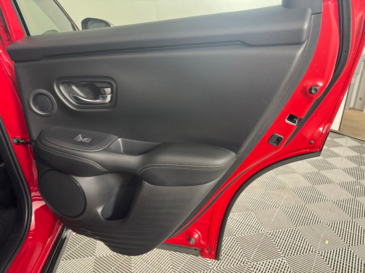 Used 2024 Honda HR-V EX-L image 17