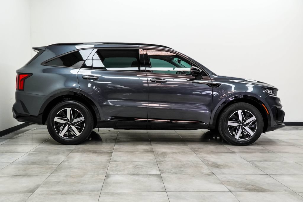Used 2023 Kia Sorento S w/ Panoramic Sunroof Package FWD image 7