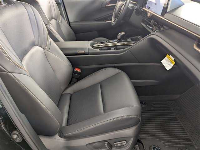 Used 2025 Toyota Crown XLE image 30