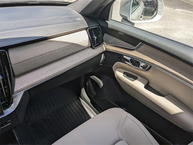 New 2025 Volvo XC90 B6 Core w/ Climate Package image 18