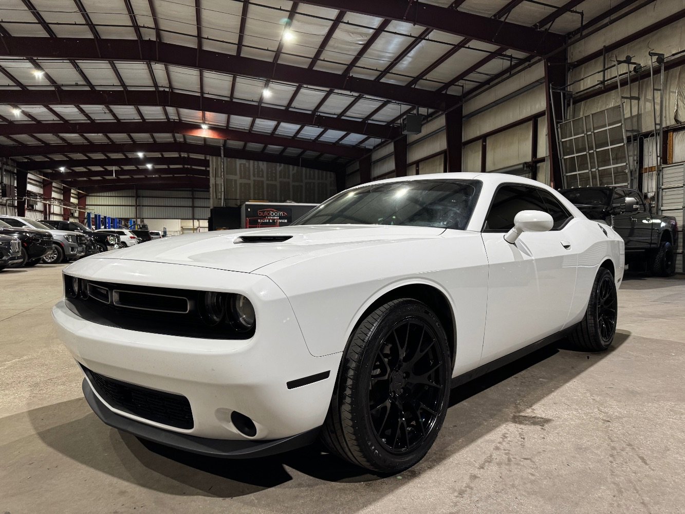 Used 2019 Dodge Challenger SXT RWD image 9