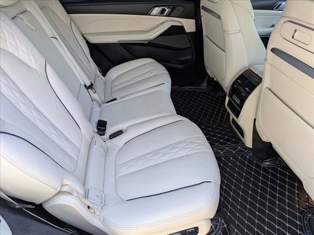 Used 2025 BMW X7 M60i image 20
