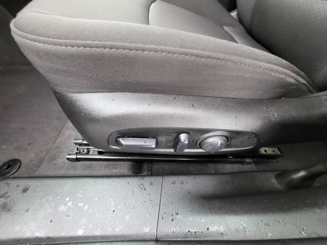 Used 2018 Chevrolet Malibu LT FWD image 18