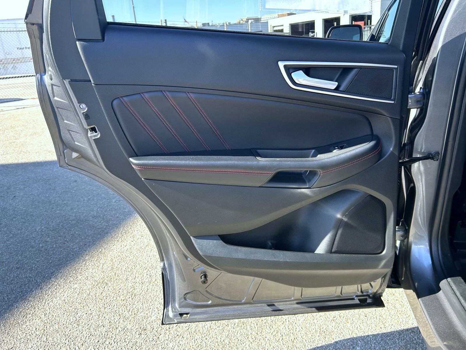 Used 2023 Ford Edge ST-Line image 17