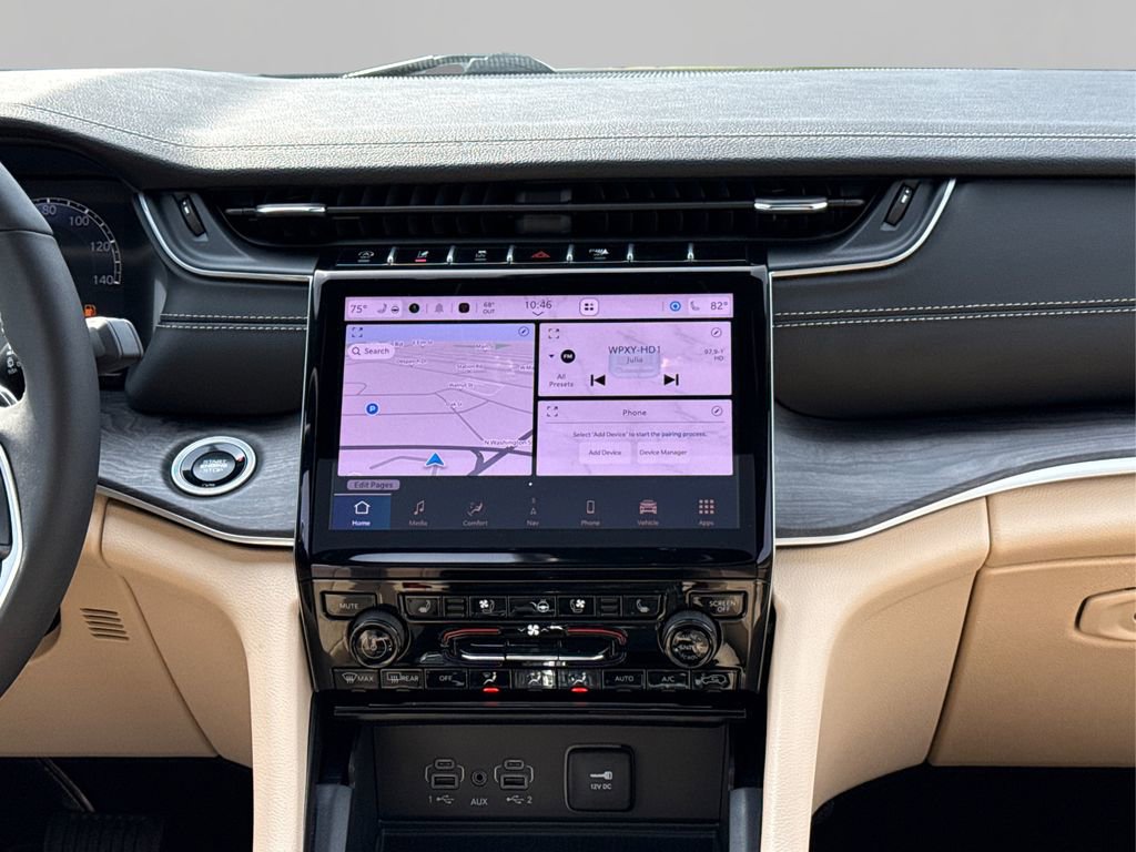 Used 2025 Jeep Grand Cherokee L Limited w/ Luxury Tech Group II image 21