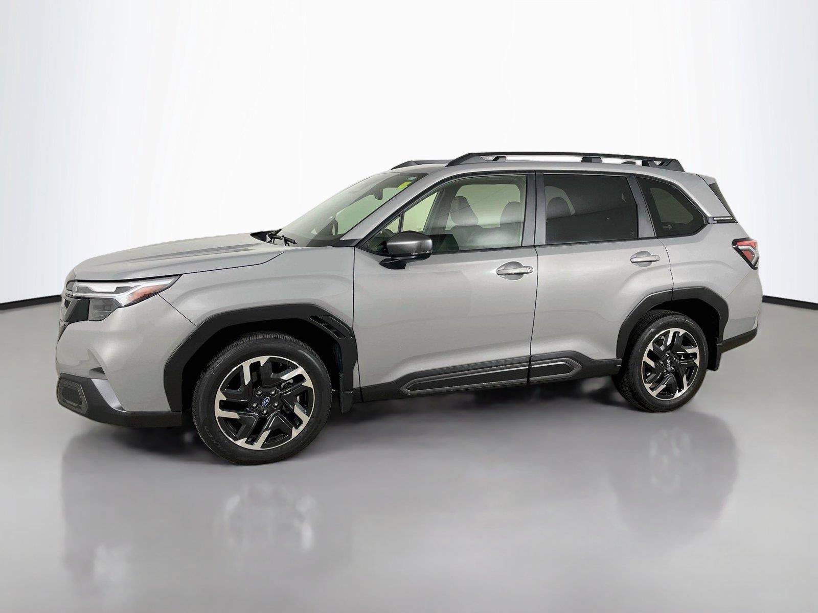 Used 2025 Subaru Forester Limited AWD/4WD image 8