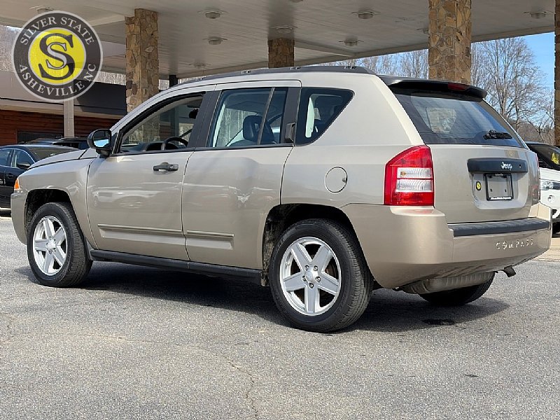 Used 2009 Jeep Compass Sport FWD image 4